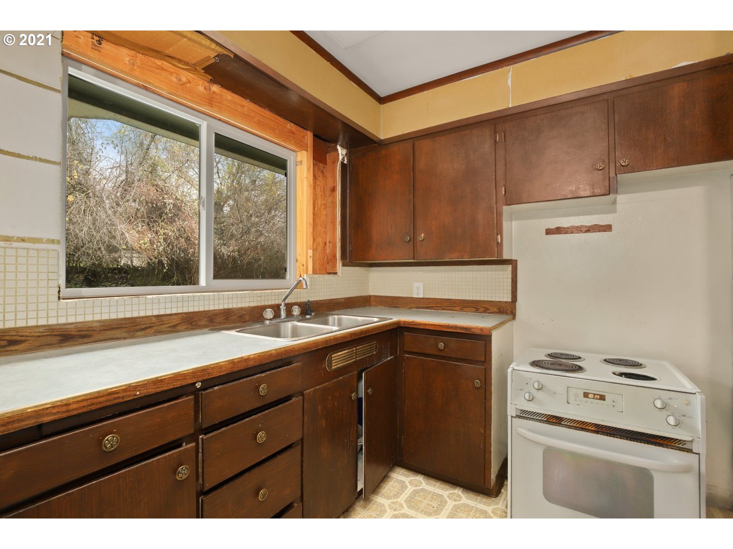 5823 Southwest Nebraska Street Portland, OR 97221 - Photo 5 of 21 Gallery Image 5