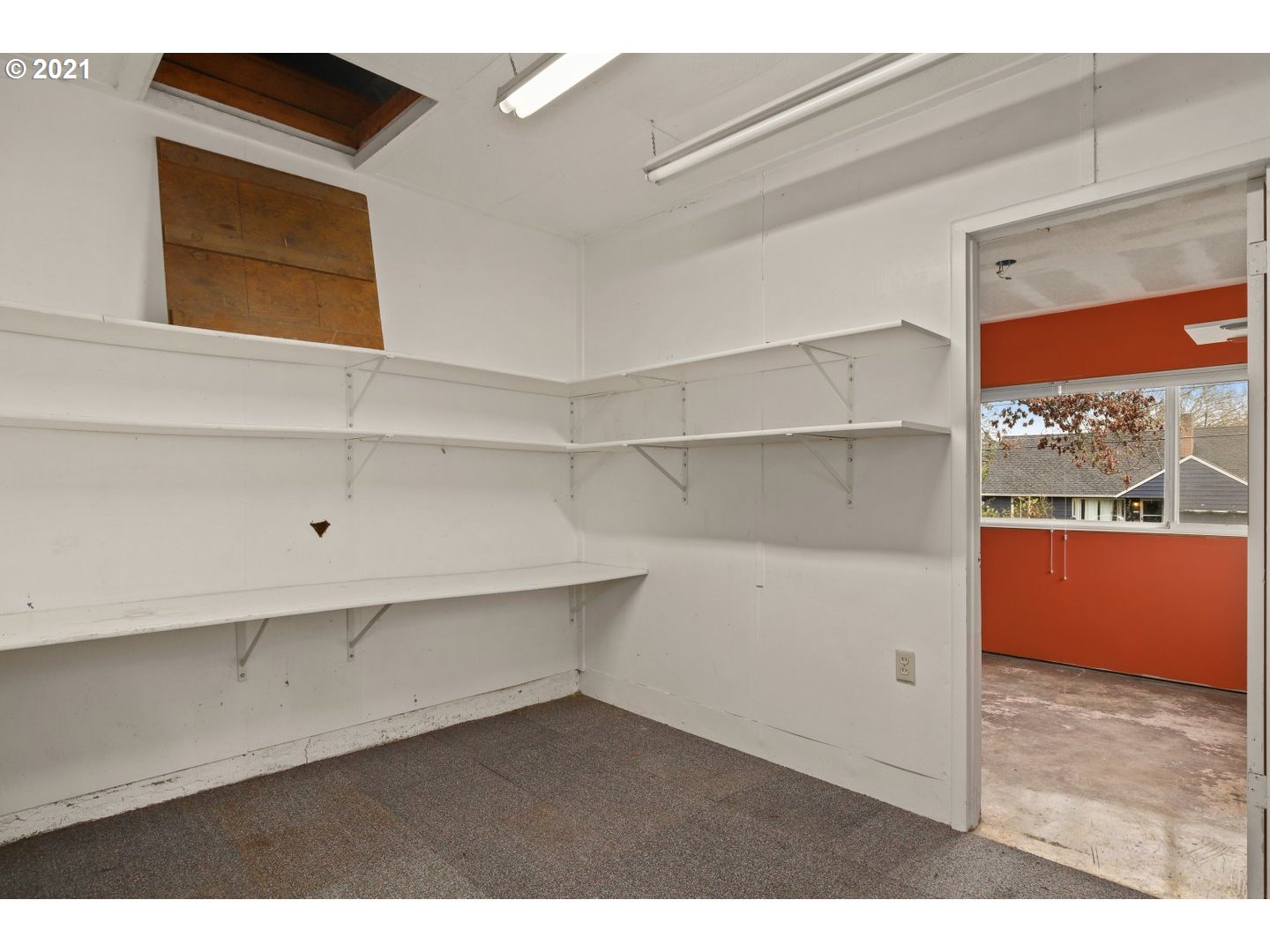 5823 Southwest Nebraska Street Portland, OR 97221 - Photo 9 of 21 Gallery Image 9
