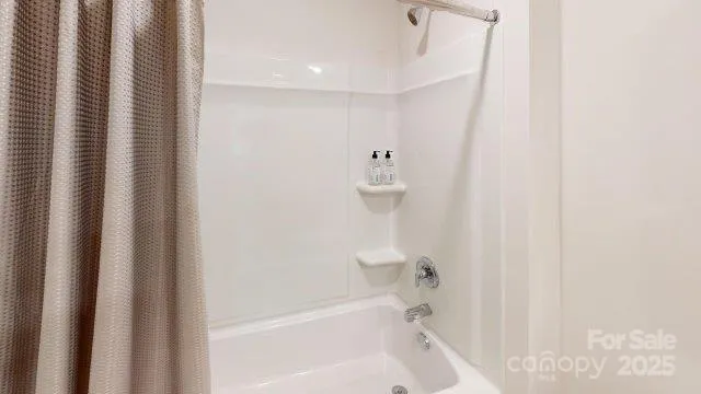 $339,000 | 1101 37th Ave Lane Northeast, Hickory, NC 28601