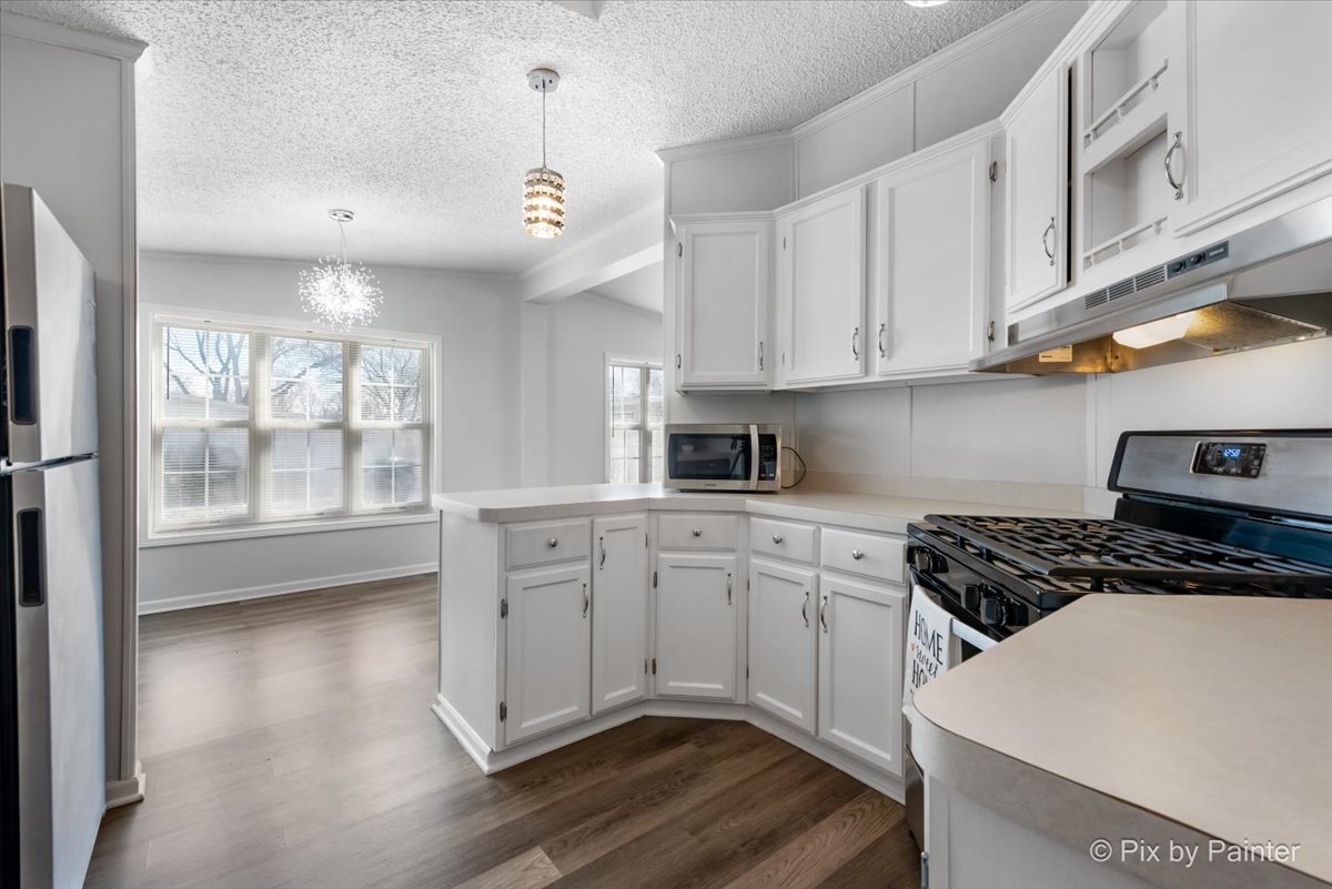 220 Melbrooke Road Elgin, IL 60123 - Photo 11 of 32