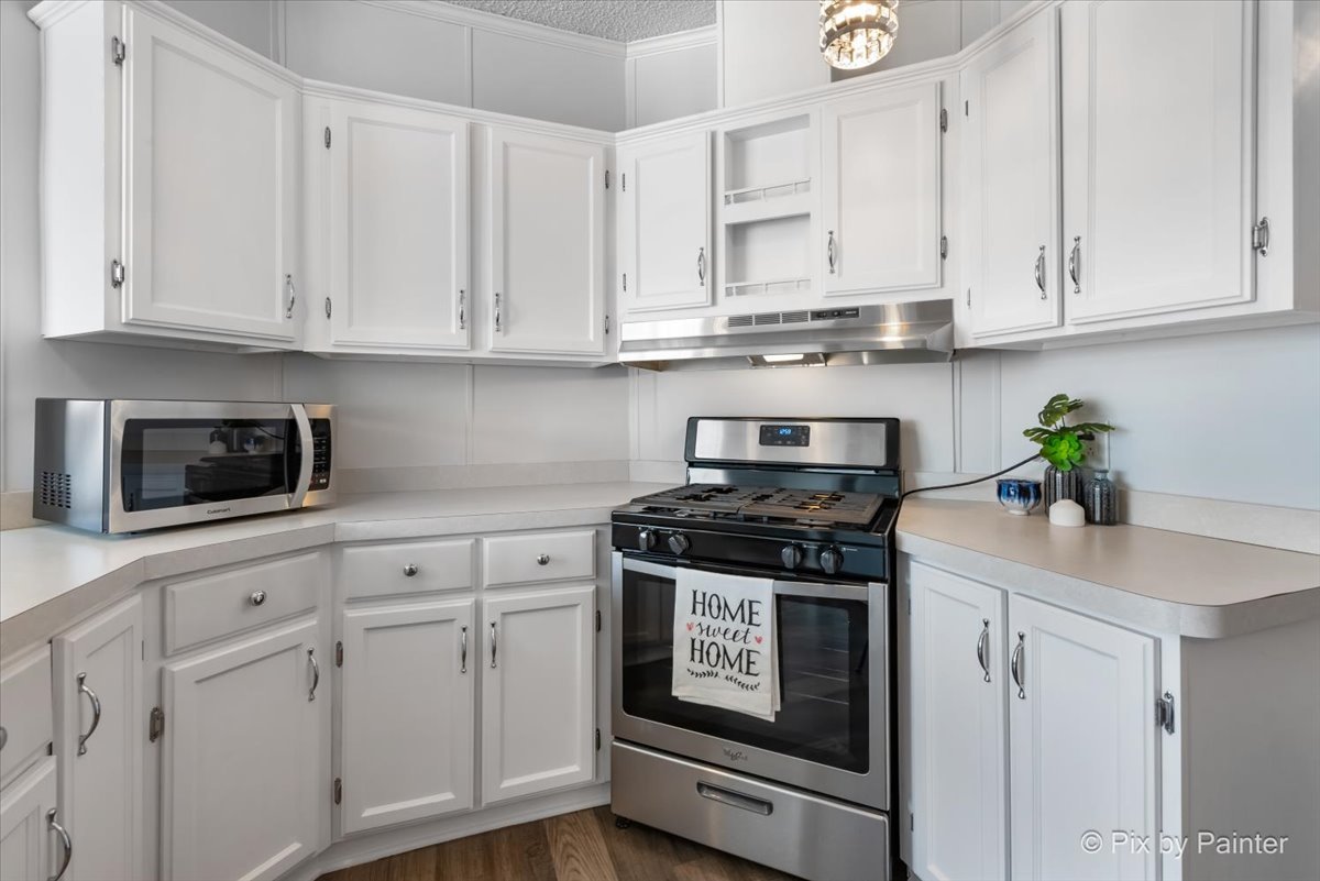 220 Melbrooke Road Elgin, IL 60123 - Photo 13 of 32