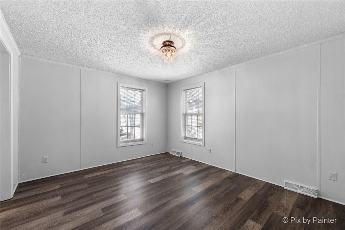 220 Melbrooke Road Elgin, IL 60123 - Photo 18 of 32