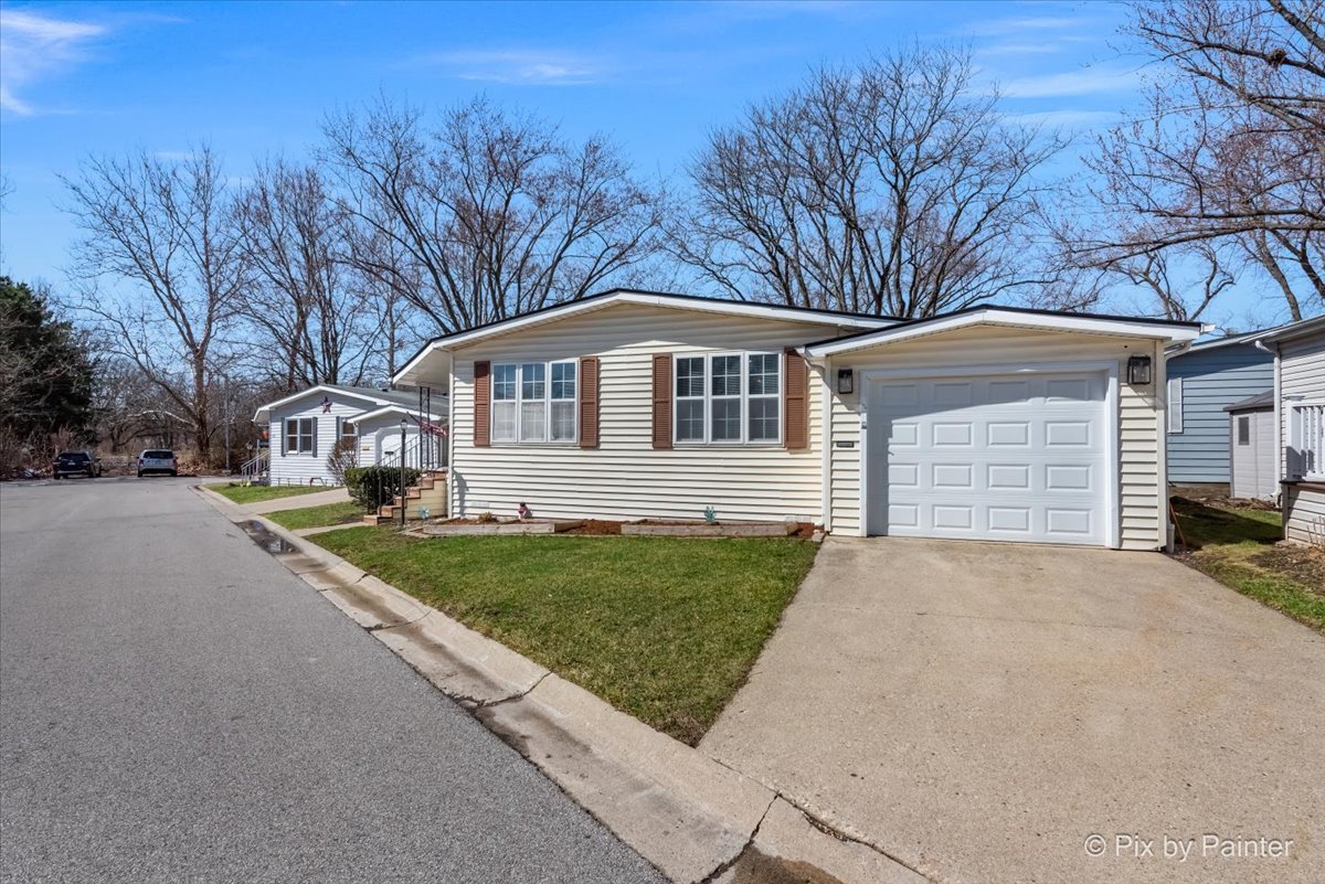 220 Melbrooke Road Elgin, IL 60123 - Photo 2 of 32