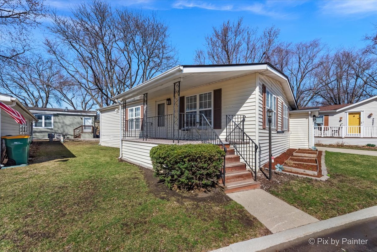 220 Melbrooke Road Elgin, IL 60123 - Photo 3 of 32