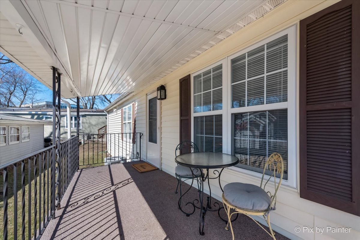 220 Melbrooke Road Elgin, IL 60123 - Photo 4 of 32