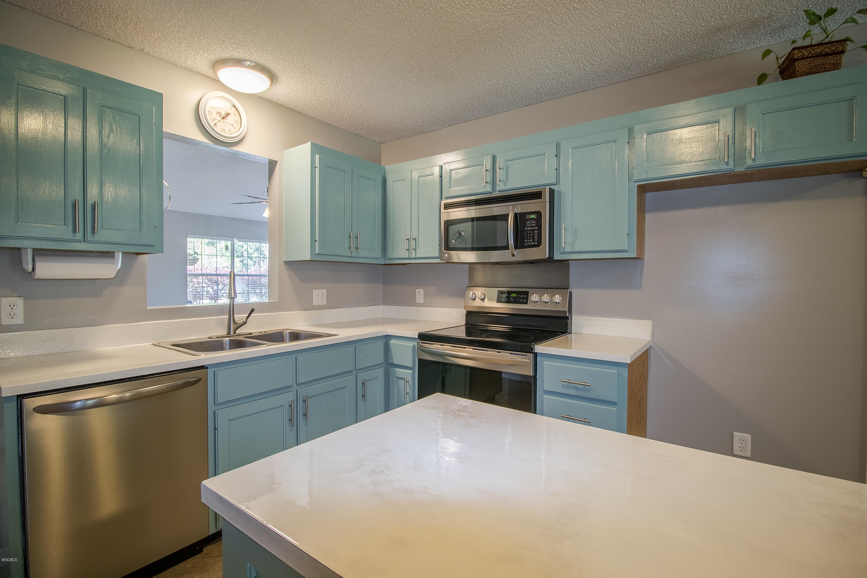 15105 Dobson Road D'Iberville, MS 39540 - Photo 6 of 27 15105 Dobson Road-109