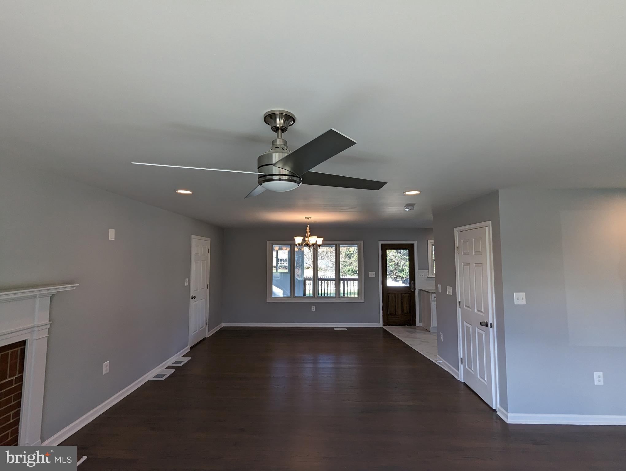 7818 Spout Spring Road Frederick, MD 21702 - Photo 3 of 31 Living & Dining