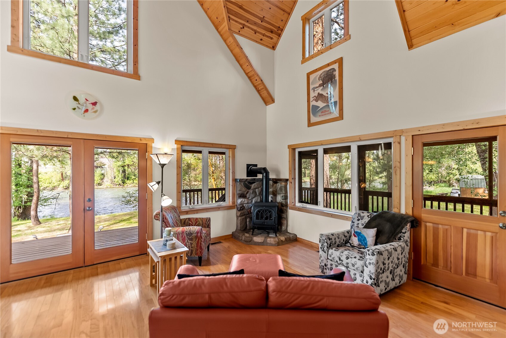 104 Center Street Winthrop, WA 98862 - Photo 15 of 40