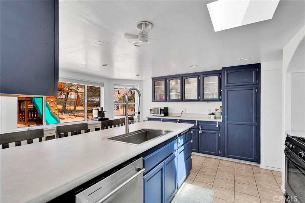 19282 Allegheny Road Apple Valley, CA 92307 - Photo 9 of 37 Gallery Image 9