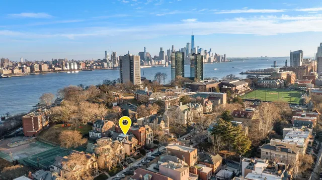 a picture of city view