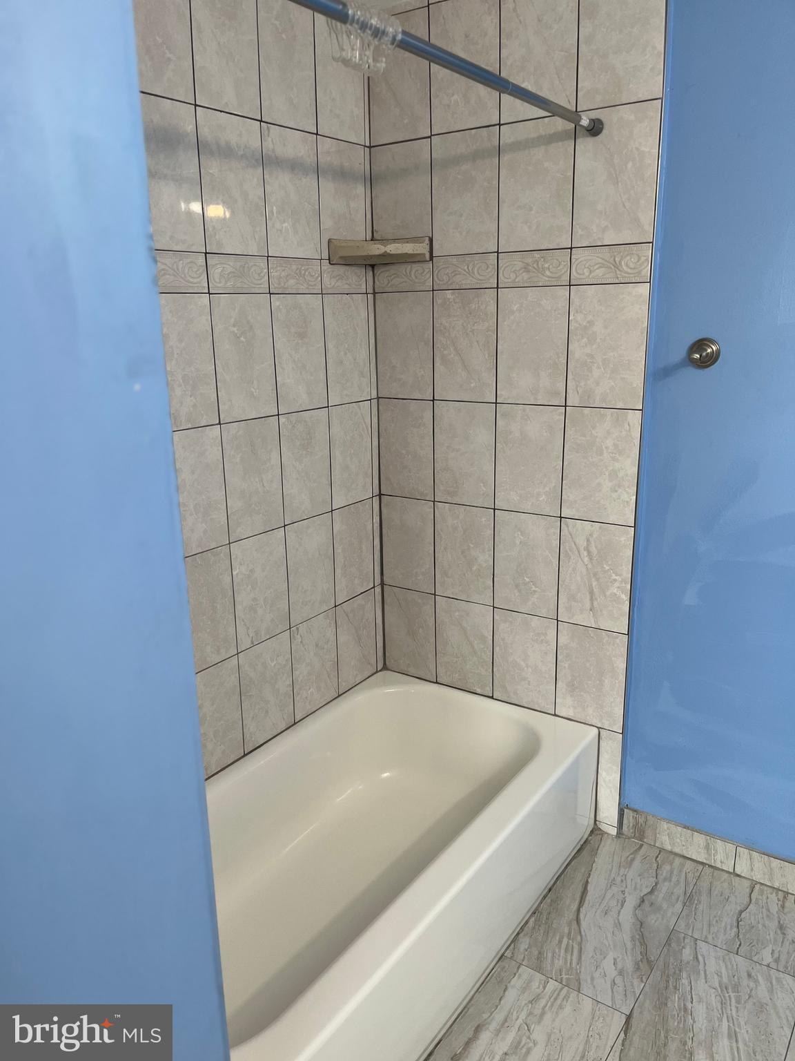 1863 Merlin Road Philadelphia, PA 19116 - Photo 38 of 46 Master Bathroom