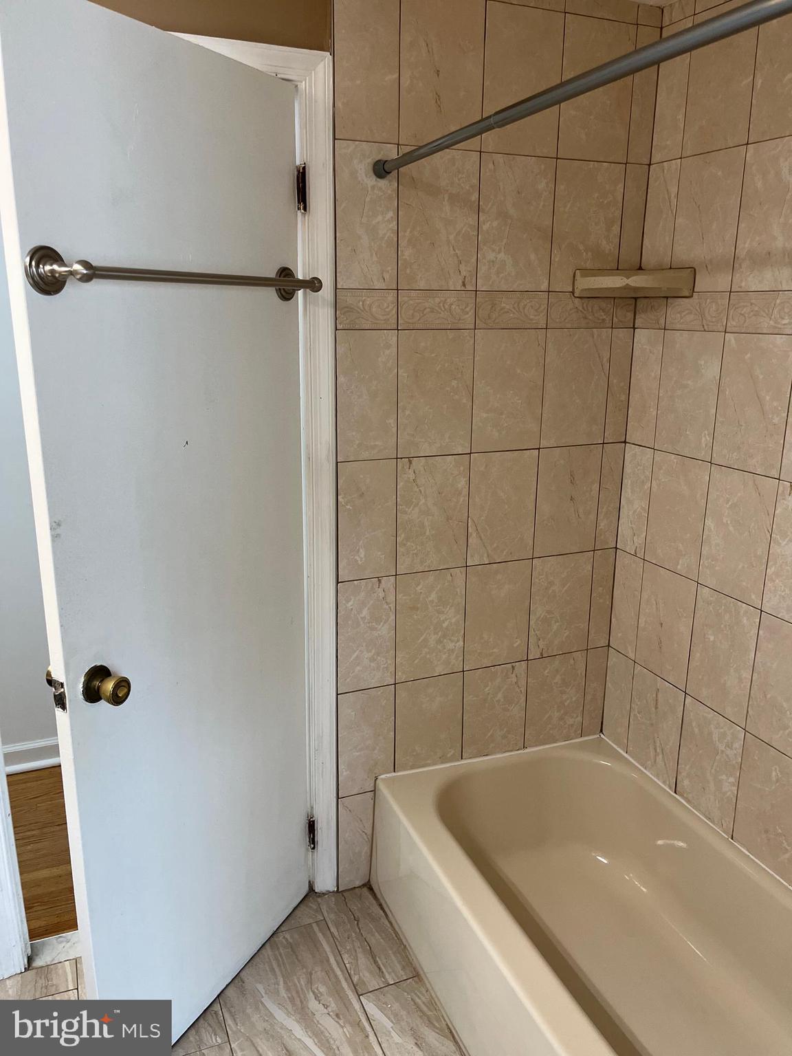 1863 Merlin Road Philadelphia, PA 19116 - Photo 39 of 46 Common Bathroom