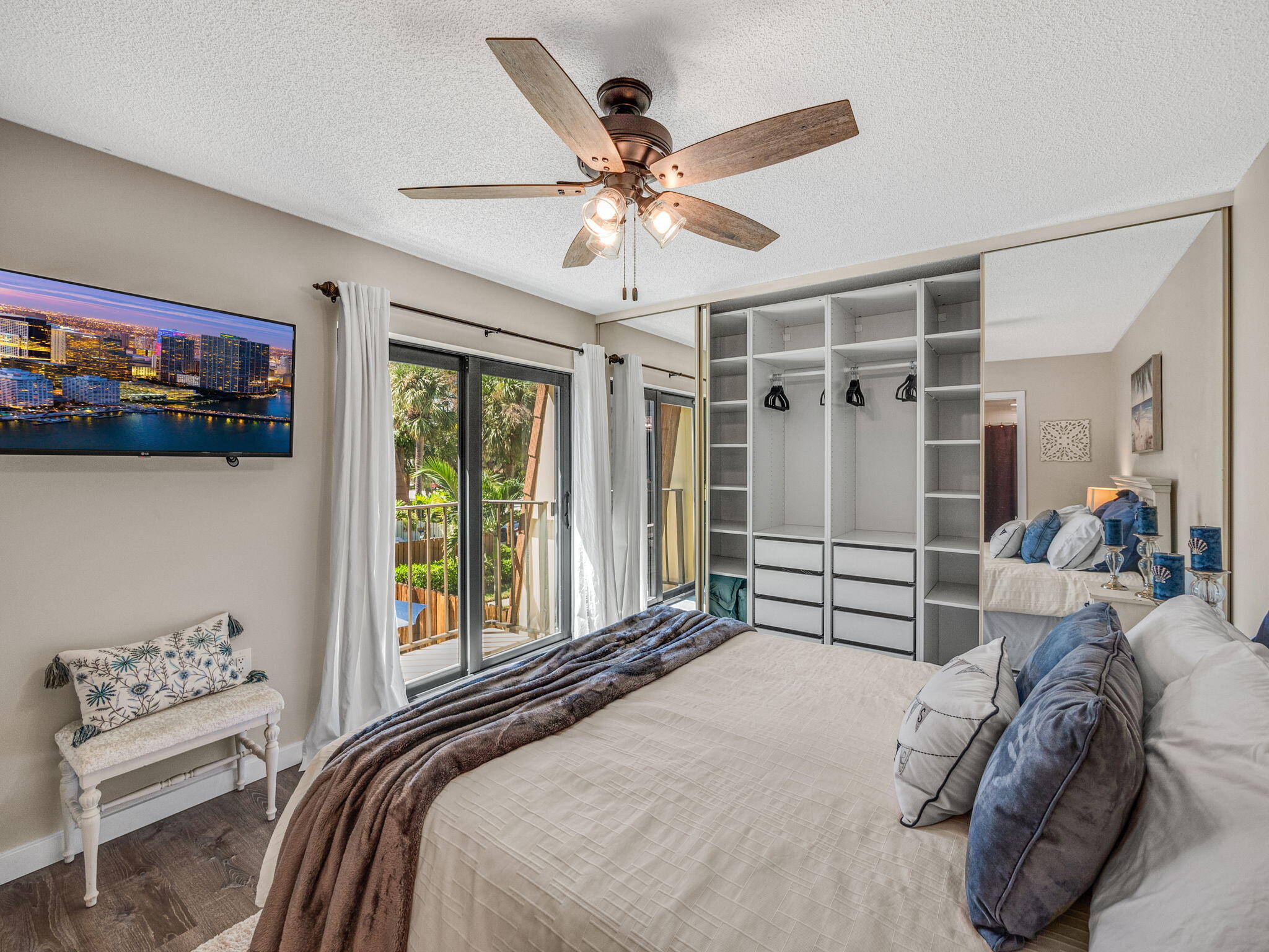 2429 24th Court Jupiter, FL 33477 - Photo 17 of 31 12-web-or-mls-010