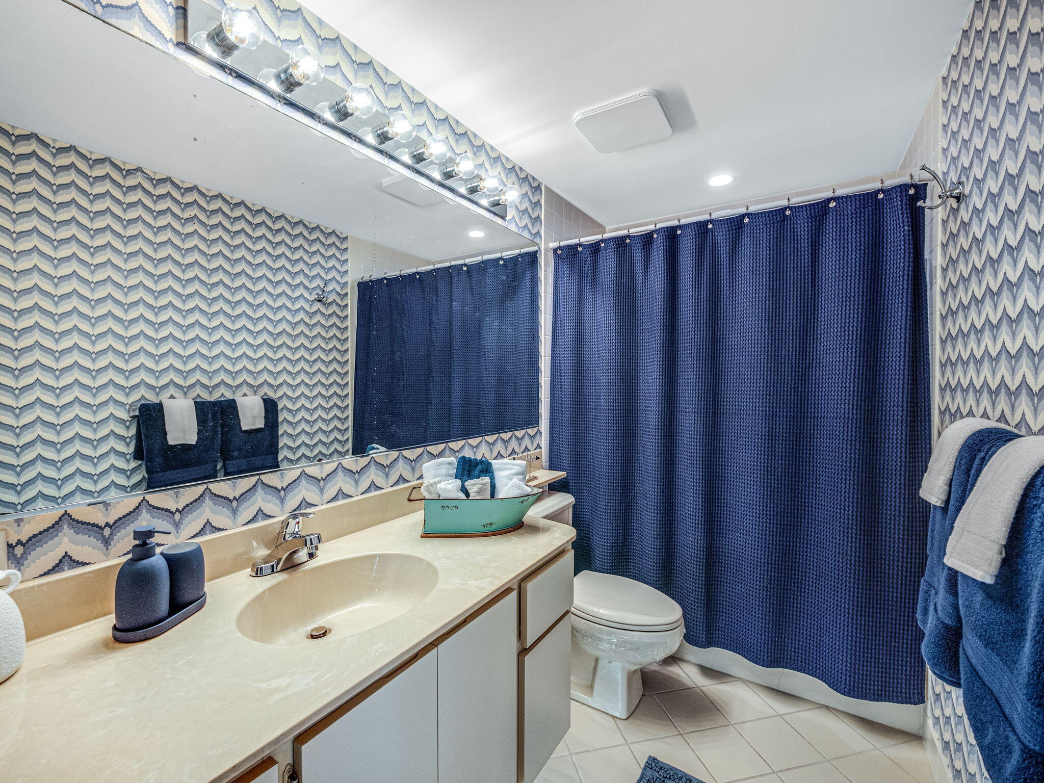 2429 24th Court Jupiter, FL 33477 - Photo 19 of 31 14-web-or-mls-013