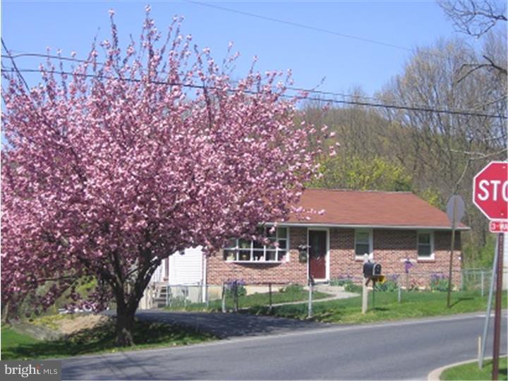 301 Parkview Road Reading, PA 19606 - Photo 2 of 24 Gallery Image 2