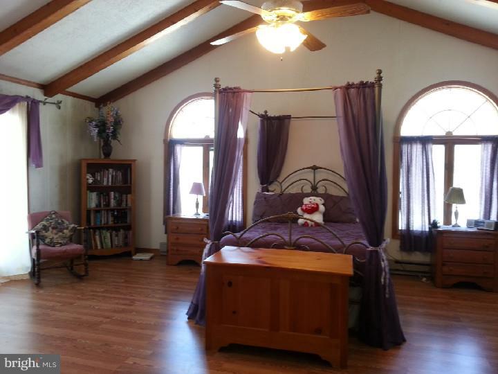 301 Parkview Road Reading, PA 19606 - Photo 5 of 24 Gallery Image 5