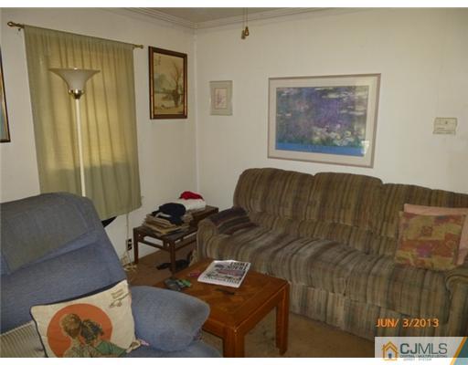 28 Conduit Way Colonia, NJ 07067 - Photo 5 of 5 Gallery Image 5
