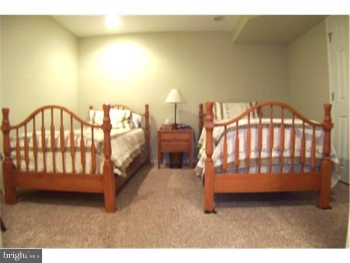 52 Kulp Road East Chalfont, PA 18914 - Photo 16 of 25 Guest Room