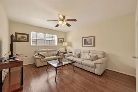 $460,000 | 6 Charleston Street South, Sugar Land, TX 77478