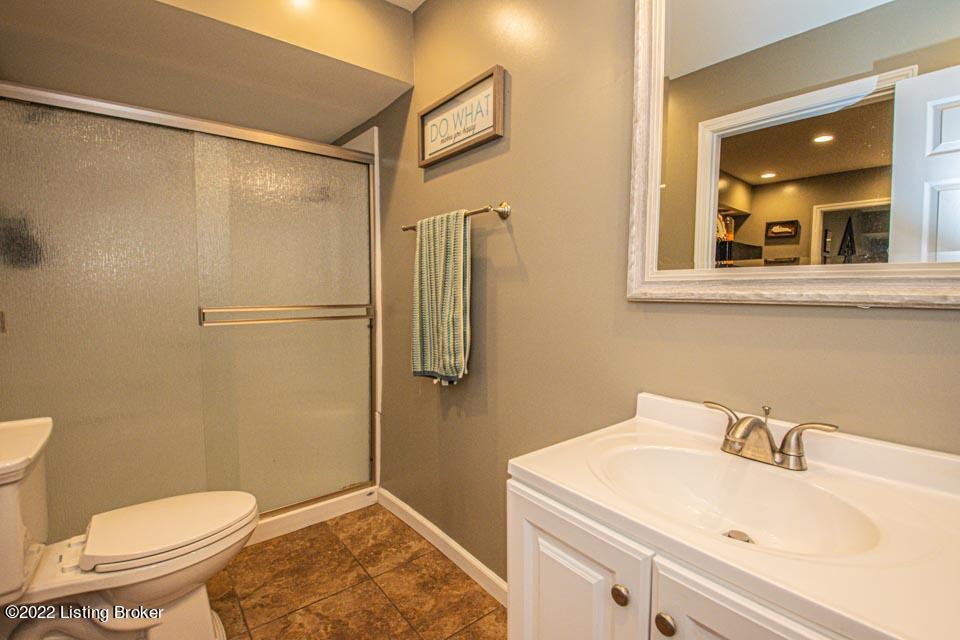10205 Vantage Road Louisville, KY 40299 - Photo 25 of 30 029_Lower Level Bath