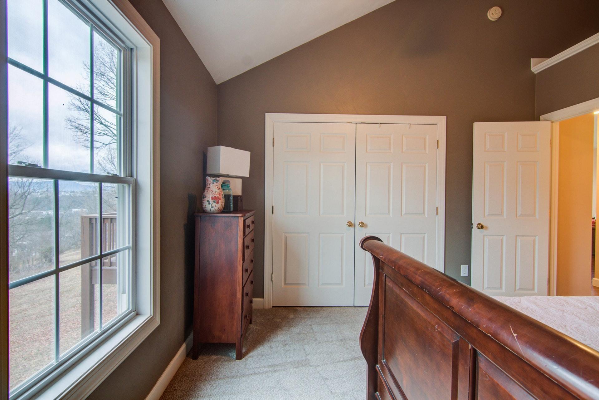 1847 Redwood Road Southeast Roanoke, VA 24014 - Photo 21 of 33 a view of room with window and hallway