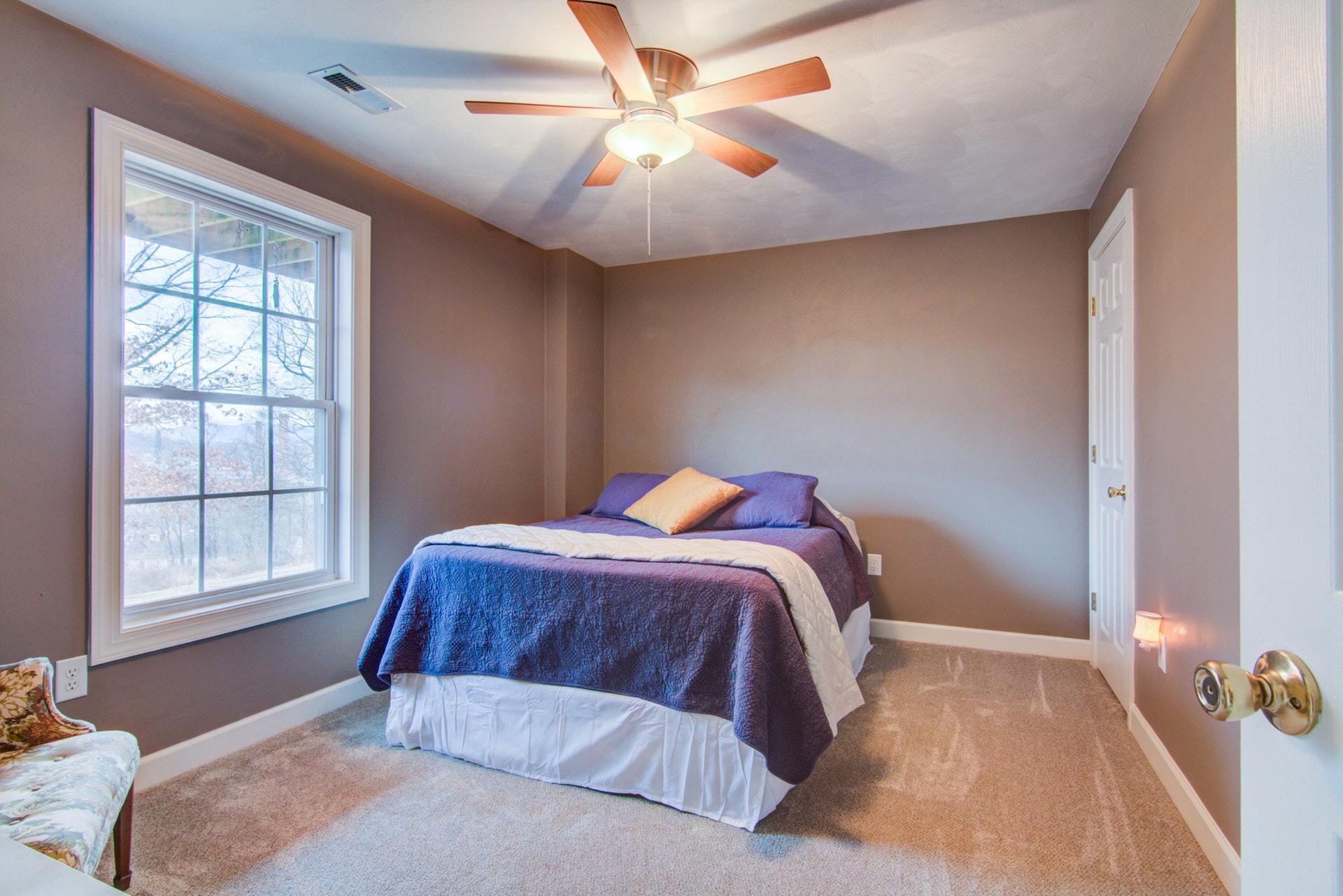 1847 Redwood Road Southeast Roanoke, VA 24014 - Photo 22 of 33 a bedroom with a large bed and a window