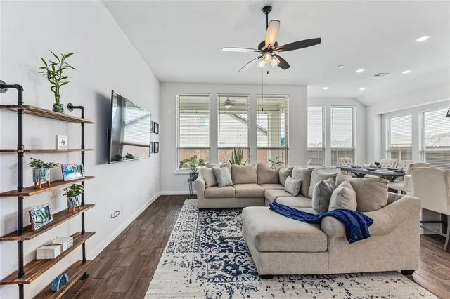 $3,500 | 116 Docking Iron Drive, Hutto, TX 78634