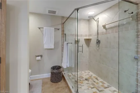 $900,000 | 25 Bluebill Avenue, Unit A906, Naples, FL 34108