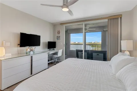 $900,000 | 25 Bluebill Avenue, Unit A906, Naples, FL 34108