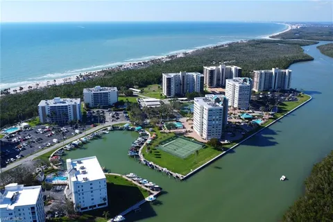 $975,000 | 25 Bluebill Avenue, Unit A906, Naples, FL 34108