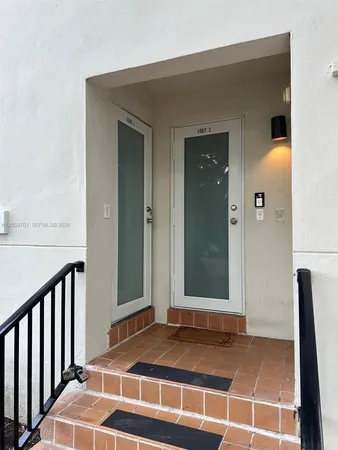 $1,950 | 1567 South Le Jeune Road, Unit 1, Miami, FL 33134