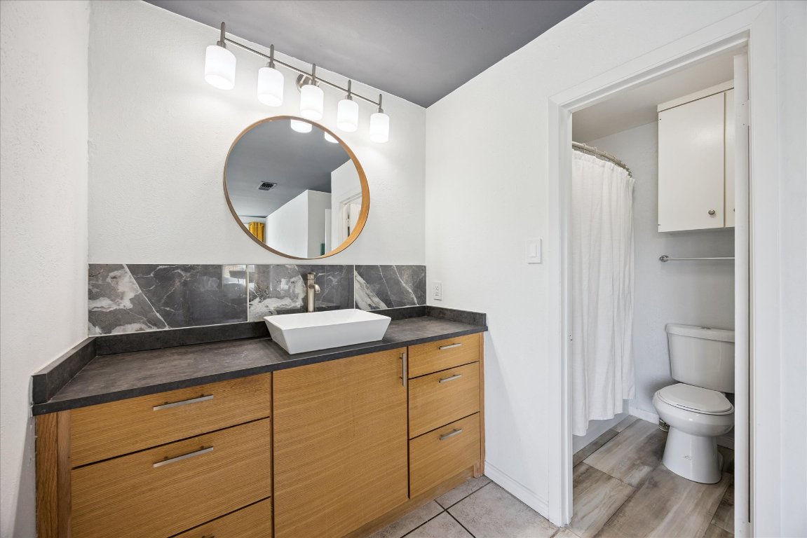 8906 Parkfield Drive, Unit C Austin, TX 78758 - Photo 16 of 21