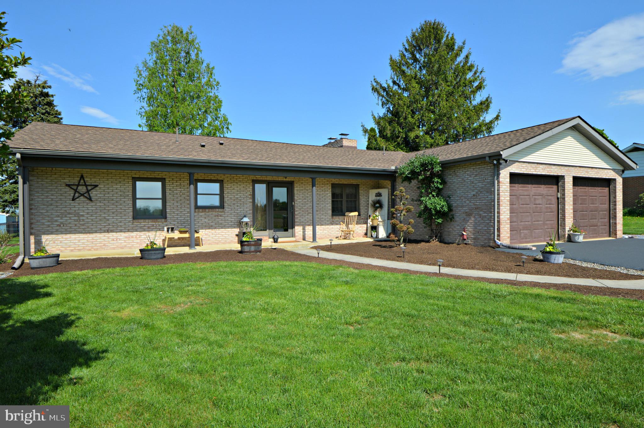 49 Oberholtzer Road Elizabethtown, PA 17022 - Photo 1 of 36 Main View 1 - Roof new in 2016!