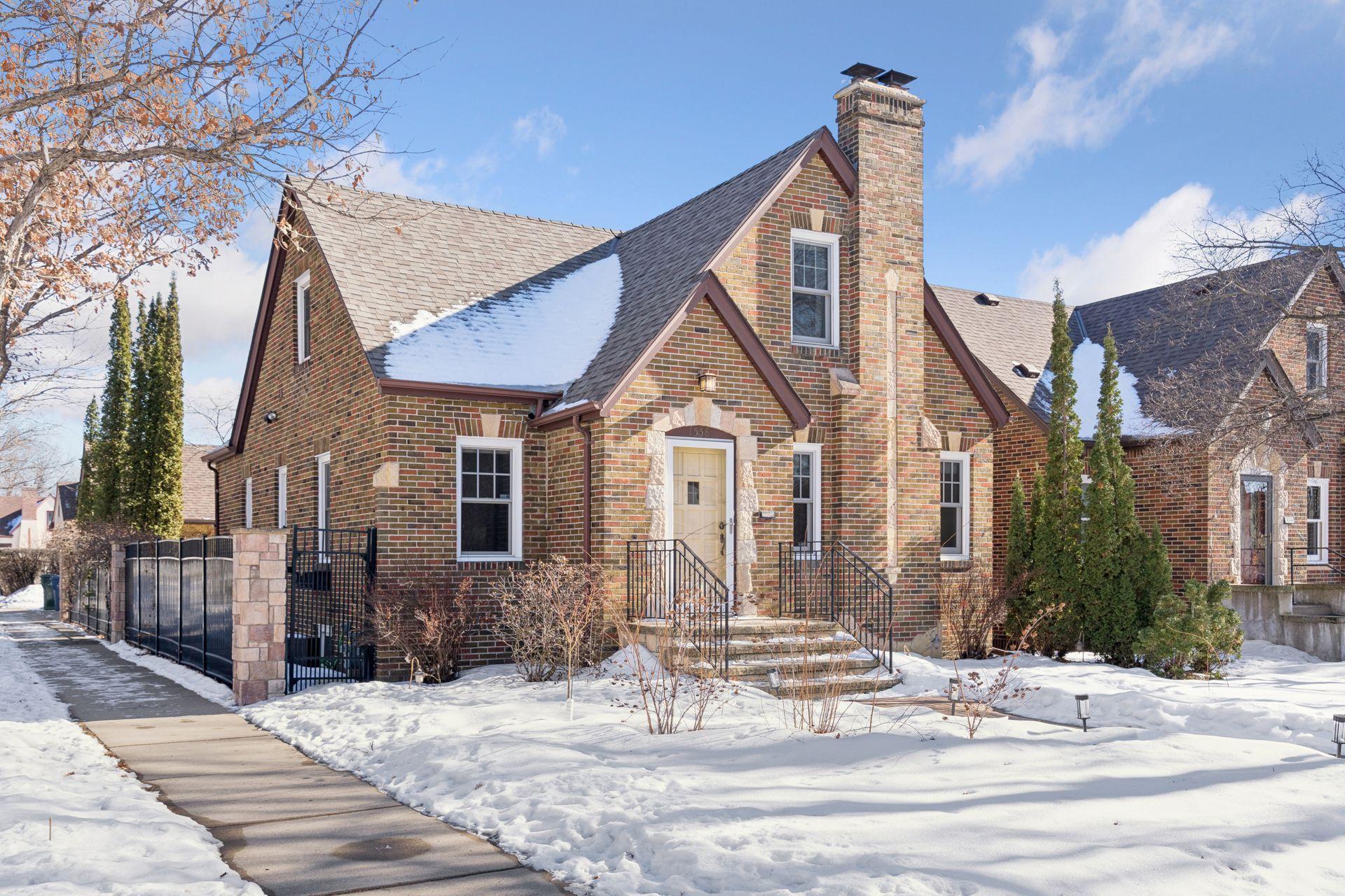 1558 Simpson Street St. Paul, MN 55108 - Photo 3 of 48