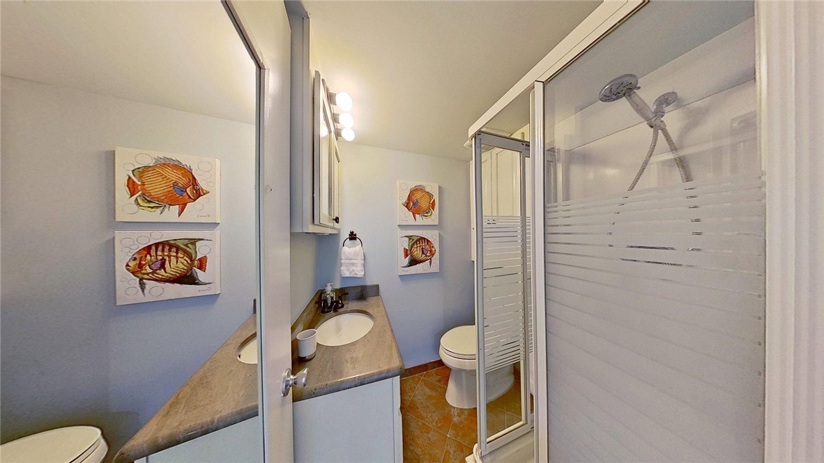 805 Mallery Street, Unit E St. Simons Island, GA 31522 - Photo 11 of 17 main level full bath