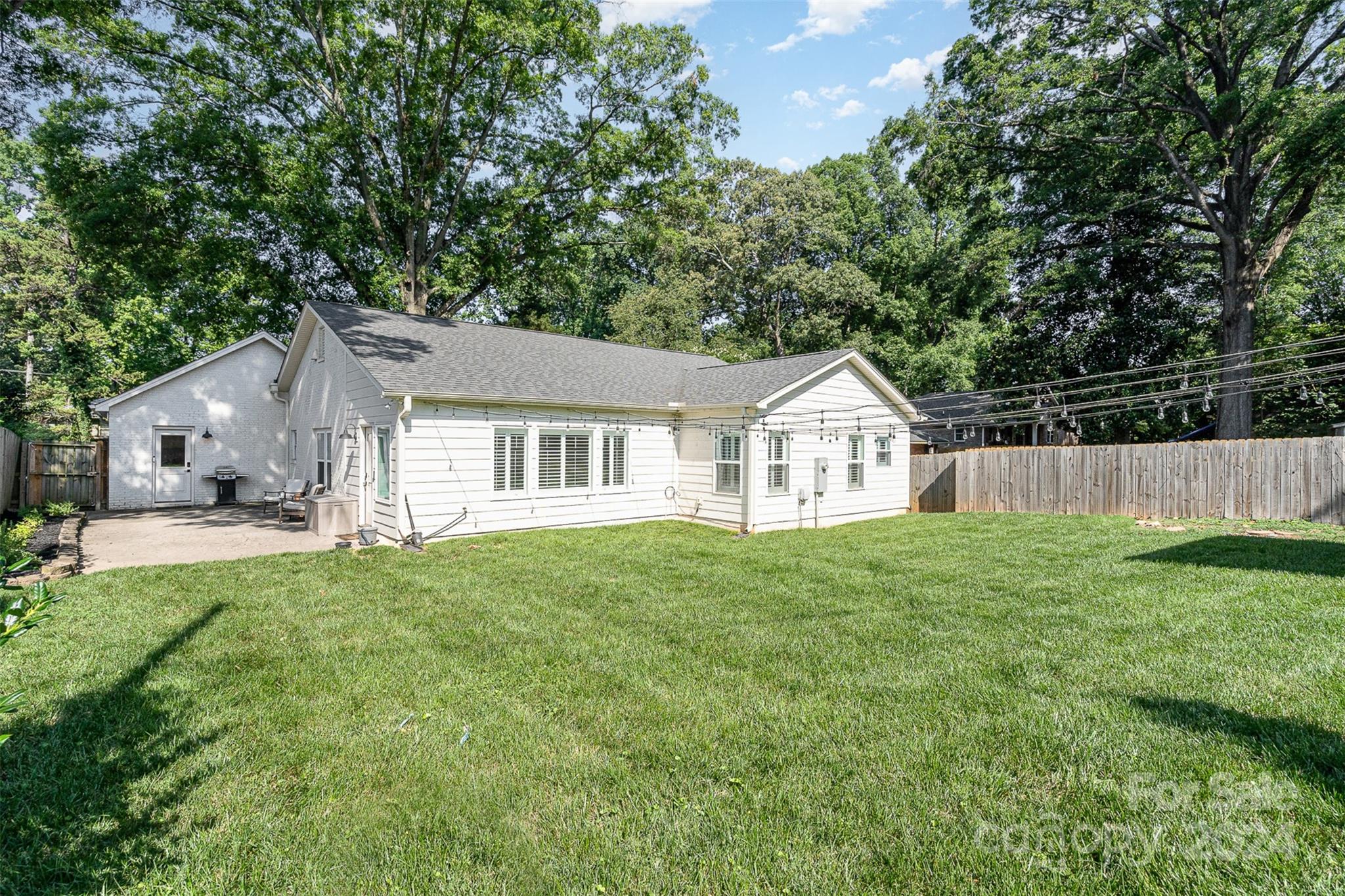 5335 Valley Forge Road Charlotte, NC 28210 - Photo 27 of 29 a view of a house with backyard and garden