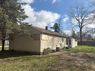 $250,000 | 17W531 Morningside Drive, Oakbrook Terrace, IL 60181