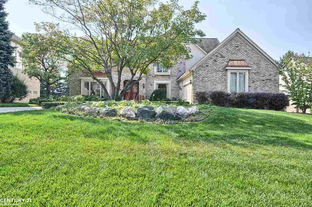 3195 Summit Ridge Drive Rochester Hills, MI 48306 - Photo 1 of 40