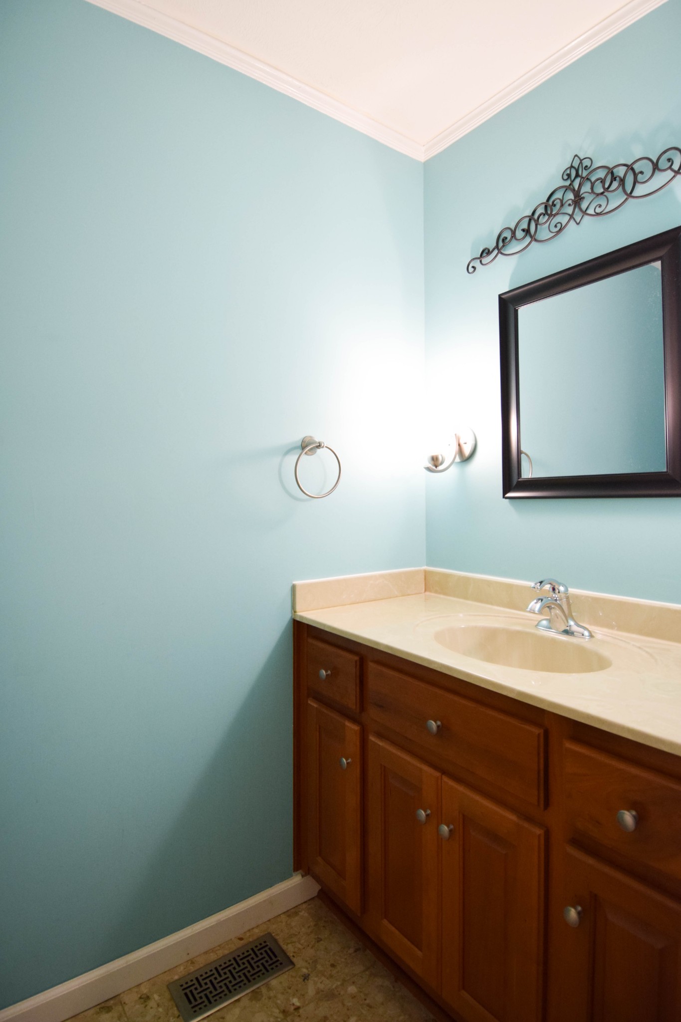 1059 Robertson Road Gallatin, TN 37066 - Photo 43 of 84 a bathroom with a sink and a mirror