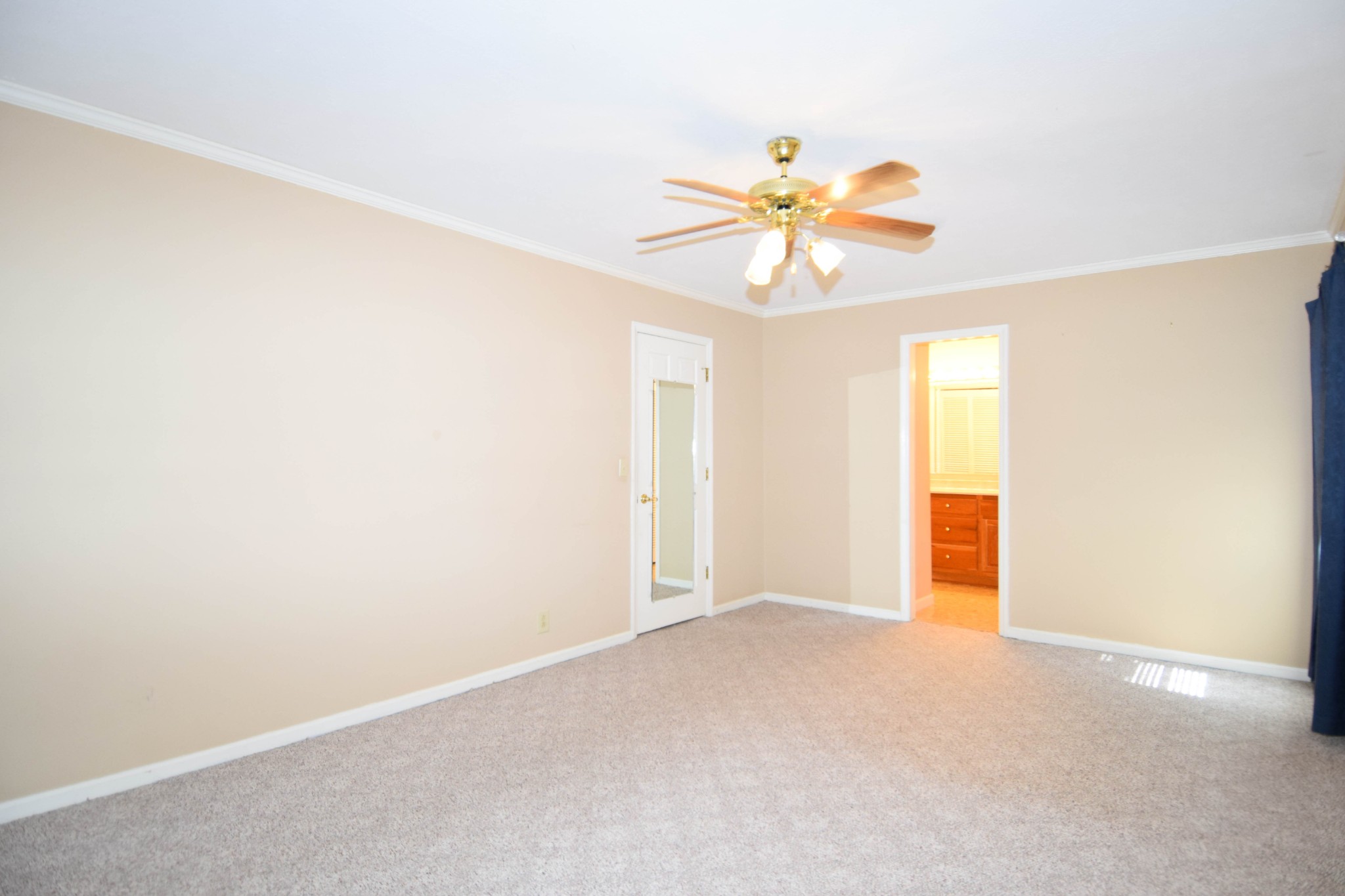 1059 Robertson Road Gallatin, TN 37066 - Photo 47 of 84 an empty room with a window and a fan