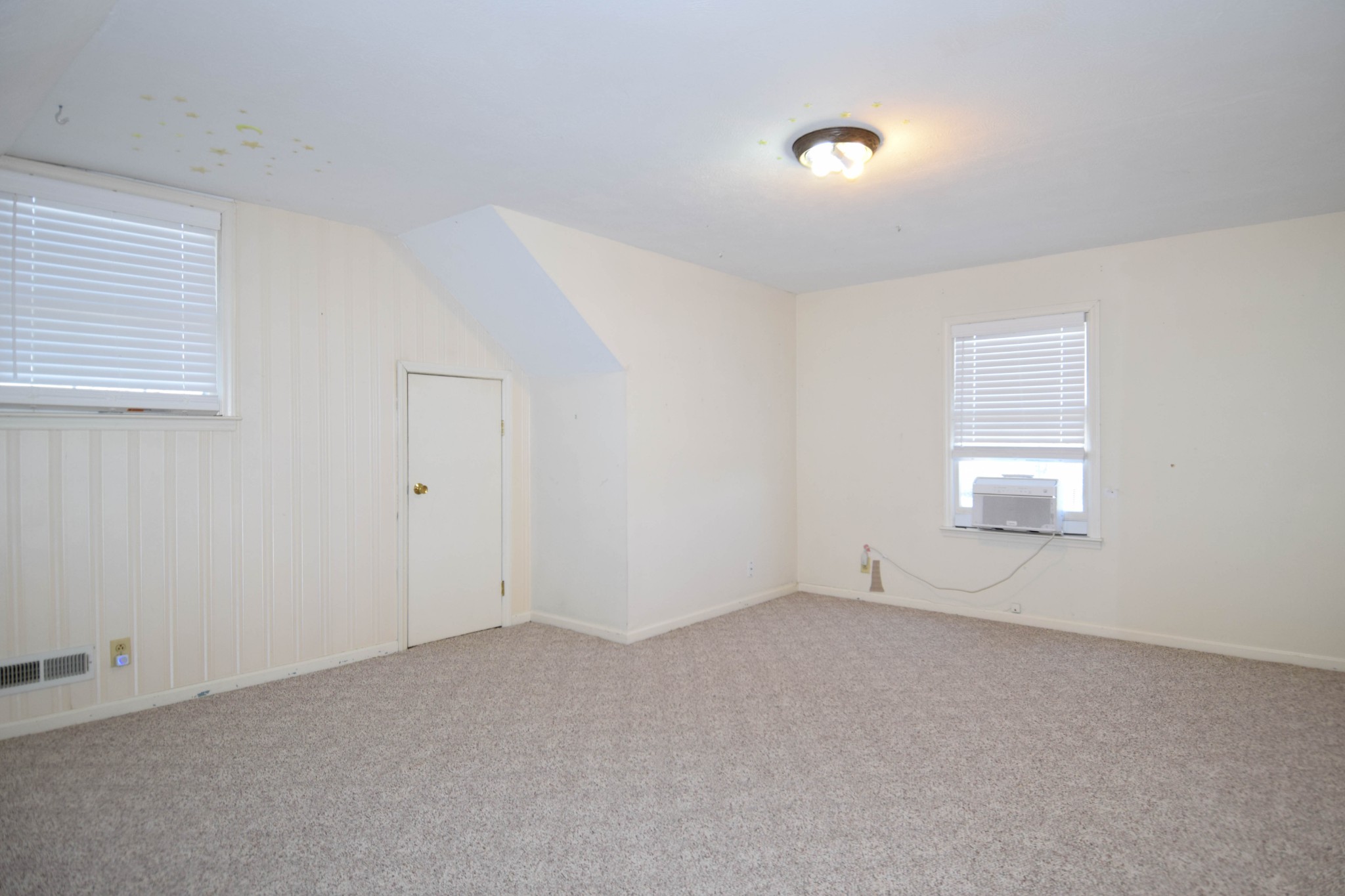 1059 Robertson Road Gallatin, TN 37066 - Photo 53 of 84 a view of an empty room with a window