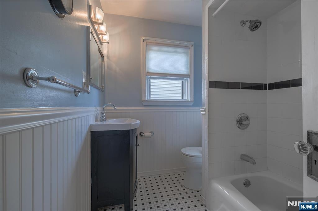 383 Park Avenue Rutherford, NJ 07070 - Photo 21 of 25