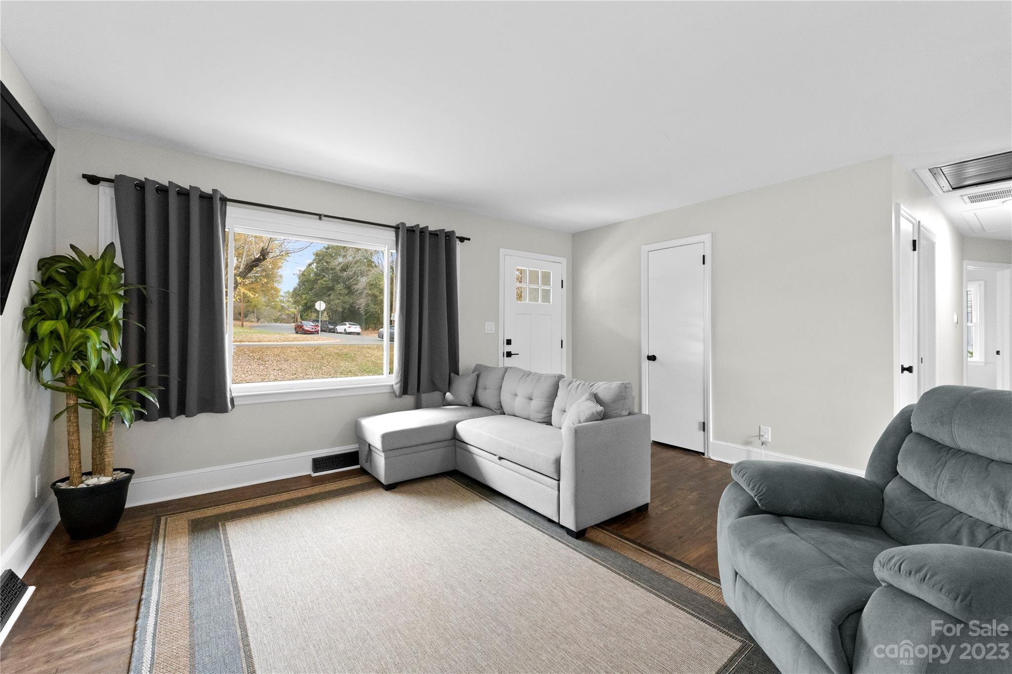 1029 Clanton Road Charlotte, NC 28217 - Photo 10 of 28 Gallery Image 10