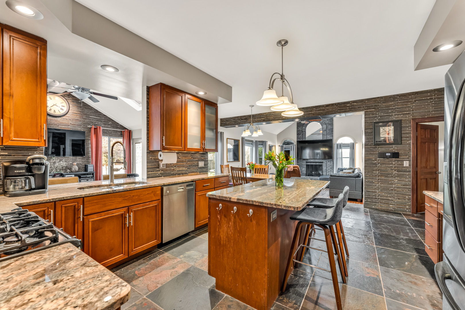 1507 Conan Doyle Road Naperville, IL 60564 - Photo 5 of 33