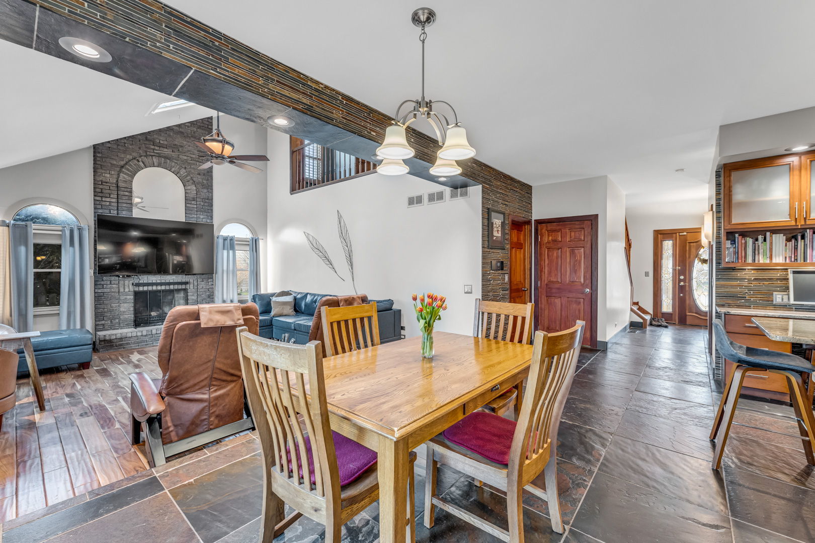1507 Conan Doyle Road Naperville, IL 60564 - Photo 6 of 33