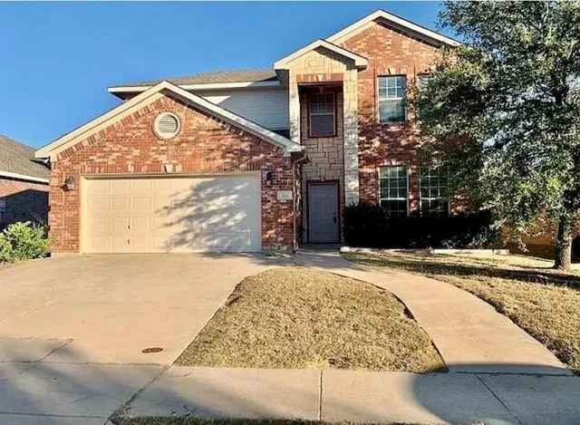 $2,450 | 420 Sandy Creek Drive, Fort Worth, TX 76131