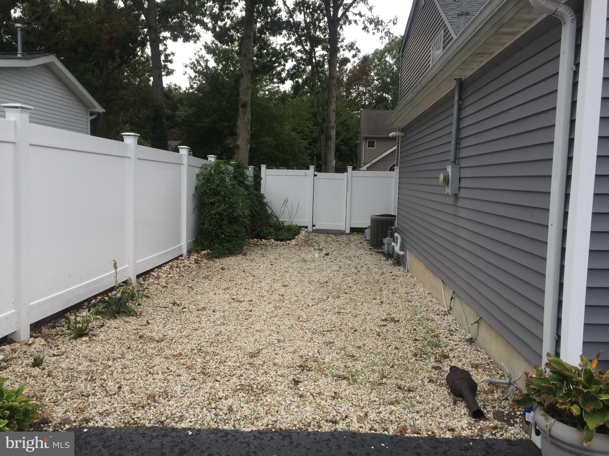 120 Commodore Road Manahawkin, NJ 08050 - Photo 4 of 62 Gallery Image 4