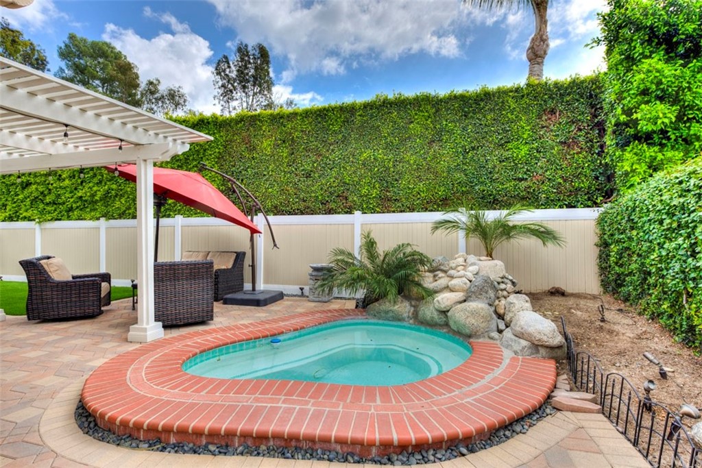 257 North Quail Lane Orange, CA 92869 - Photo 5 of 41