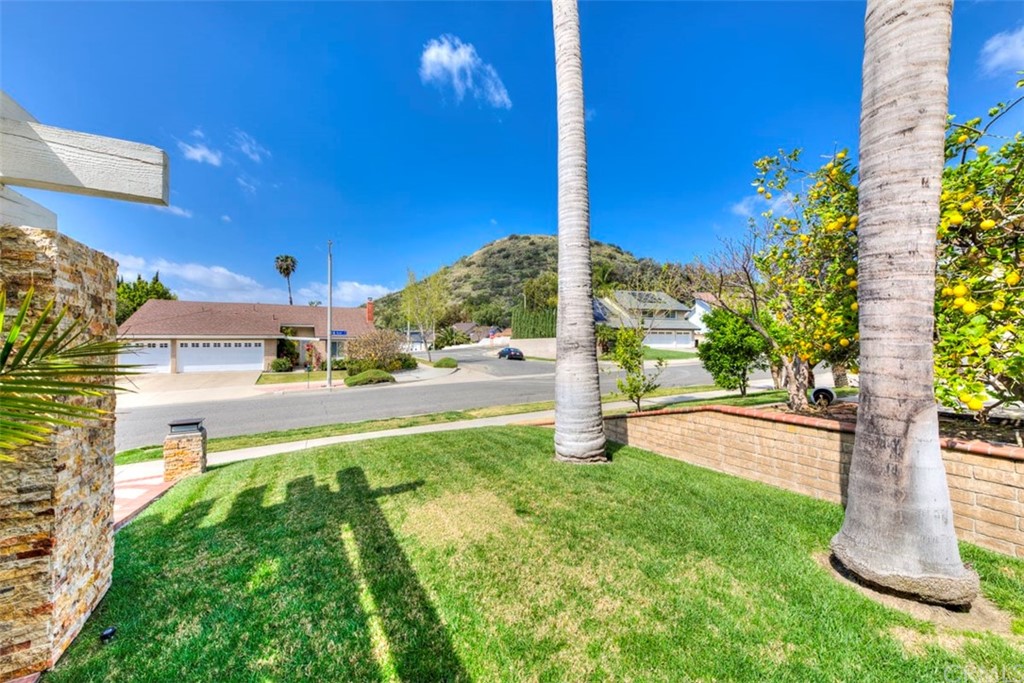 257 North Quail Lane Orange, CA 92869 - Photo 6 of 41