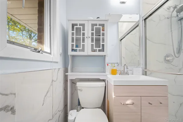 $1,388,000 | 94 Phipps Lane, Plainview, NY 11803